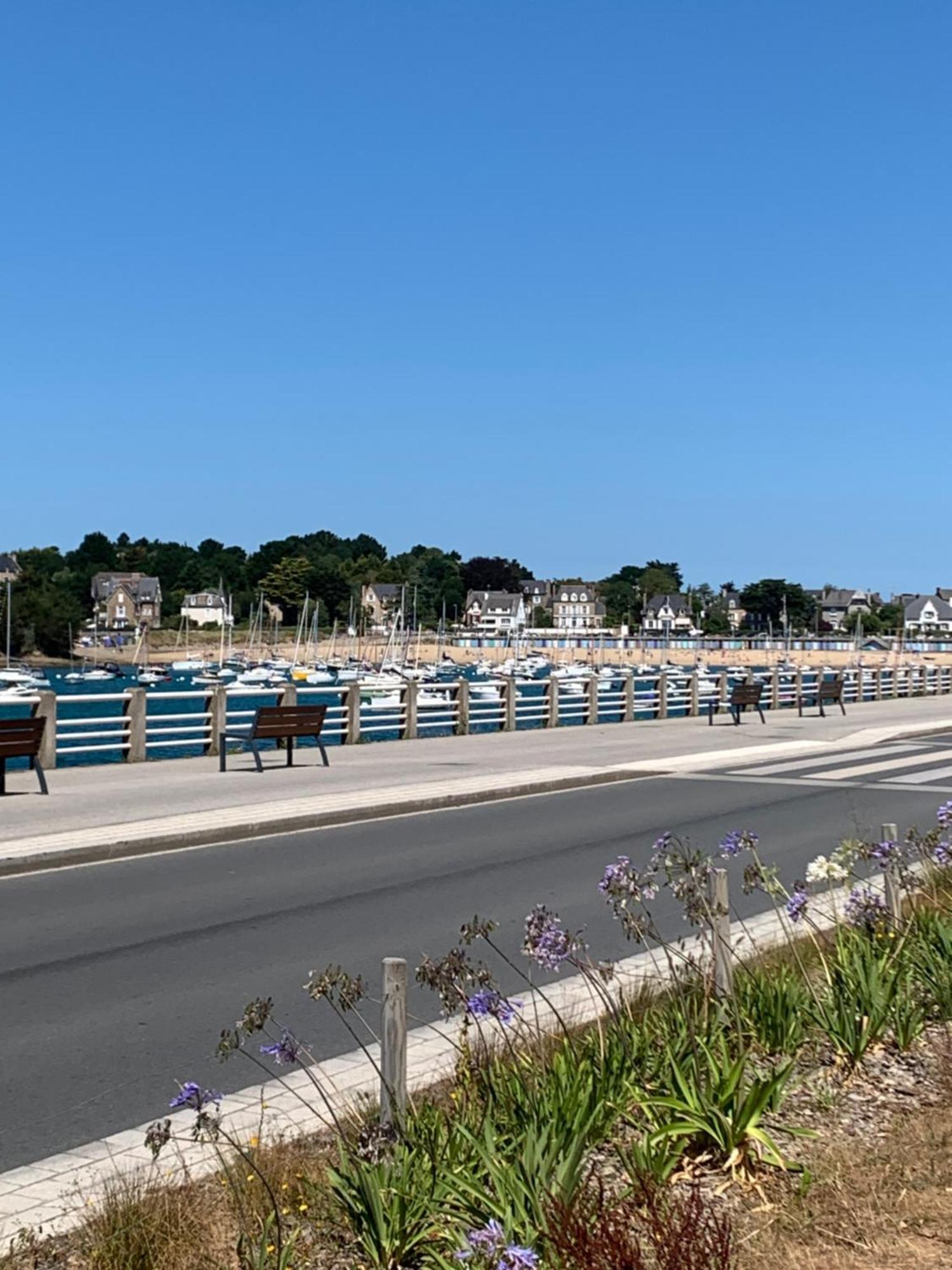 Magnifique Bas De Villa Deux Chambres Situe Pres Des Plages Et Du Golf Saint-Briac-sur-Mer Ngoại thất bức ảnh